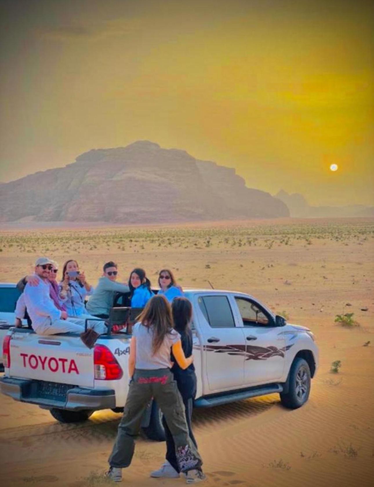 Rum Mountain Luxury Camp Aparthotel Wadi Rum Esterno foto