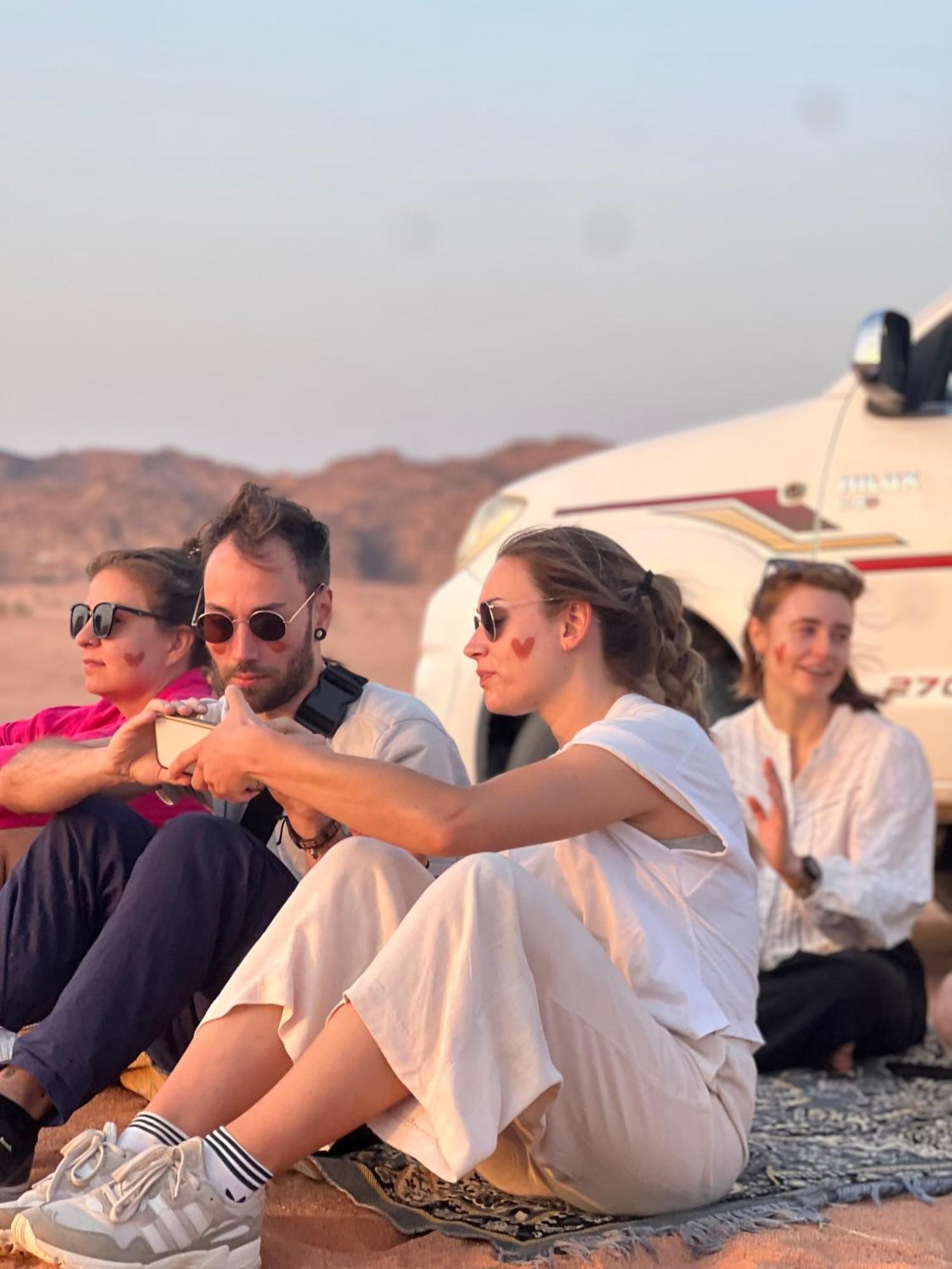 Rum Mountain Luxury Camp Aparthotel Wadi Rum Esterno foto