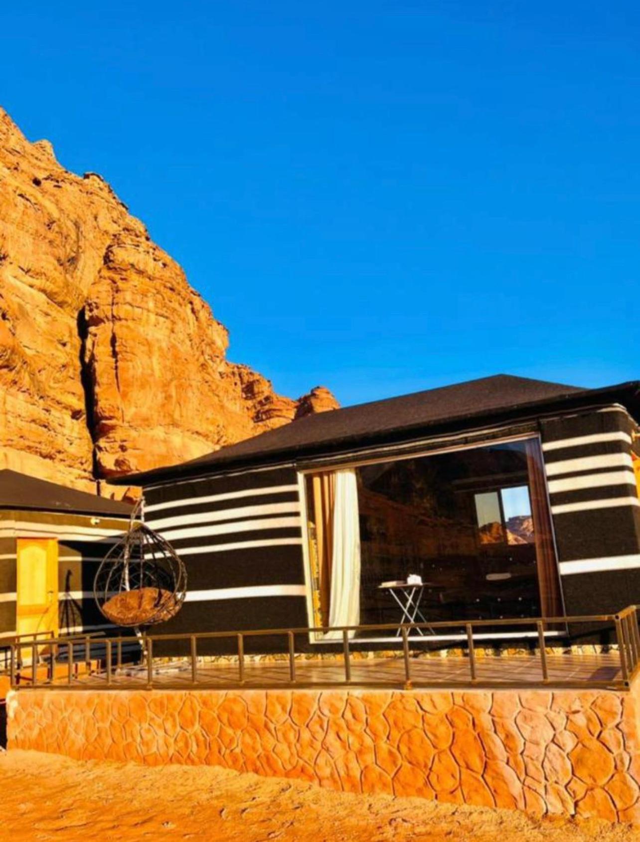 Rum Mountain Luxury Camp Aparthotel Wadi Rum Esterno foto