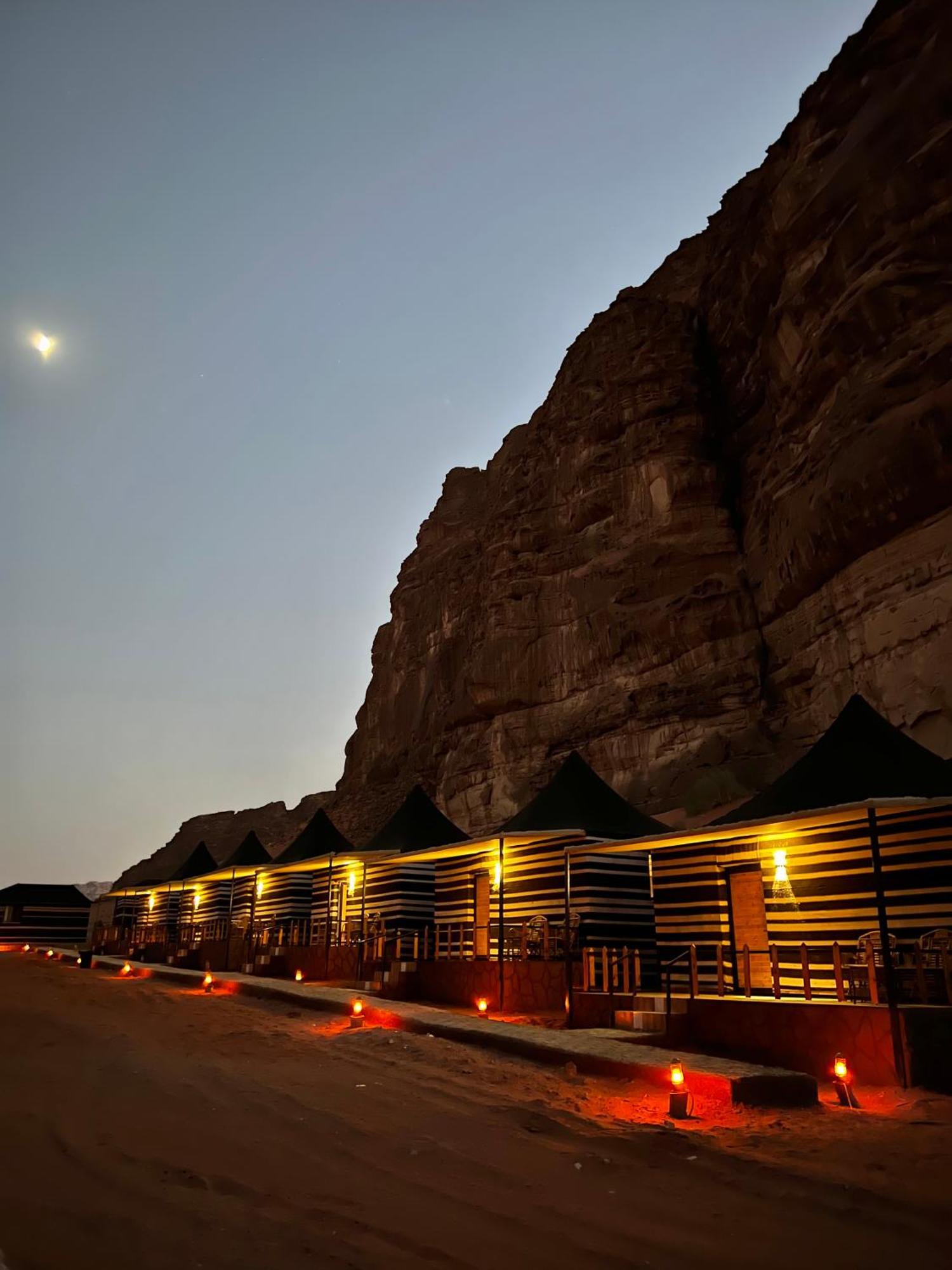 Rum Mountain Luxury Camp Aparthotel Wadi Rum Esterno foto